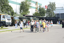 Минский завод колесных тягачей СЕМЬ ДЕСЯТИЛЕТИЙ НЕ ЗНАЕТ ПРЕГРАД фото 30